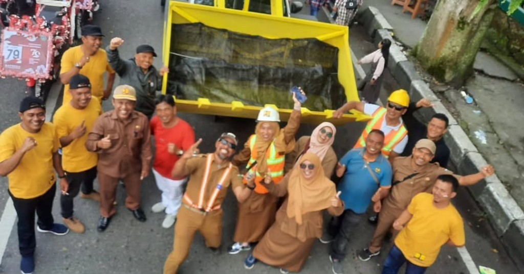 Dinas Pekerjaan Umum dan Penataan Ruang Kota Padang Panjang ikut serta memeriahkan Pawai Alegor (3).jpg
