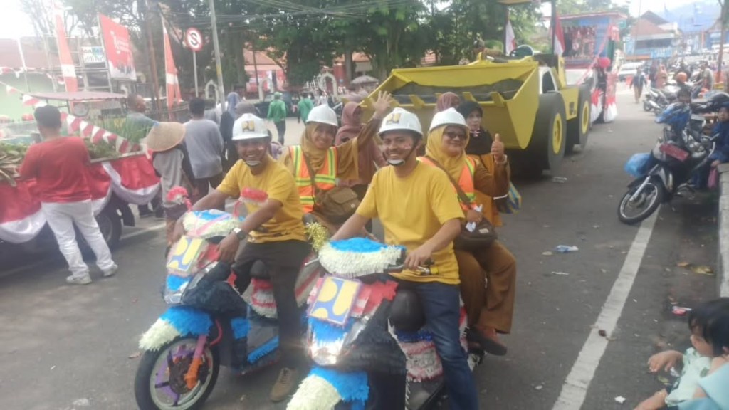 Dinas Pekerjaan Umum dan Penataan Ruang Kota Padang Panjang ikut serta memeriahkan Pawai Alegor.jpg